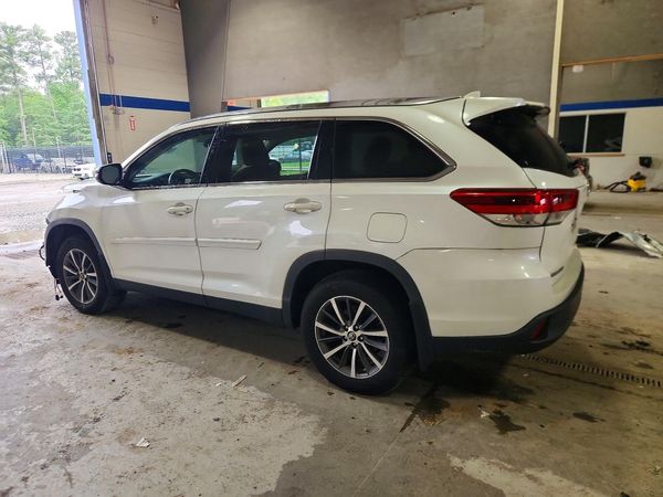 2019 TOYOTA HIGHLANDER SE/XLE
