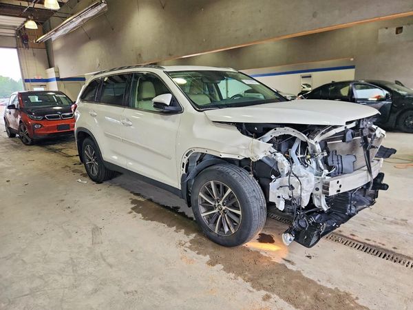 2019 TOYOTA HIGHLANDER SE/XLE