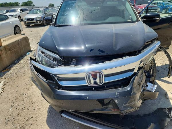 2019 HONDA PILOT EXL — Engine bay