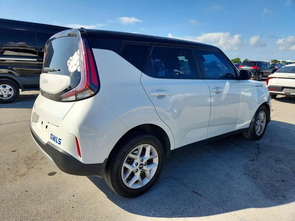 2024 KIA SOUL LX, S