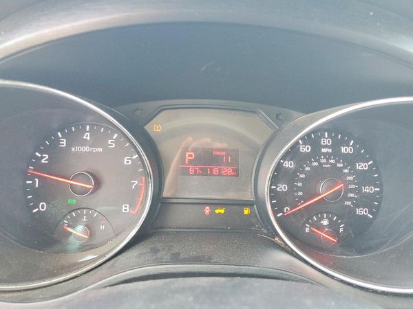 2016 KIA SEDONA LX - Middle-low