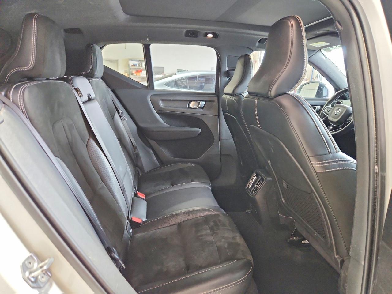 2021 VOLVO XC40 Recharge