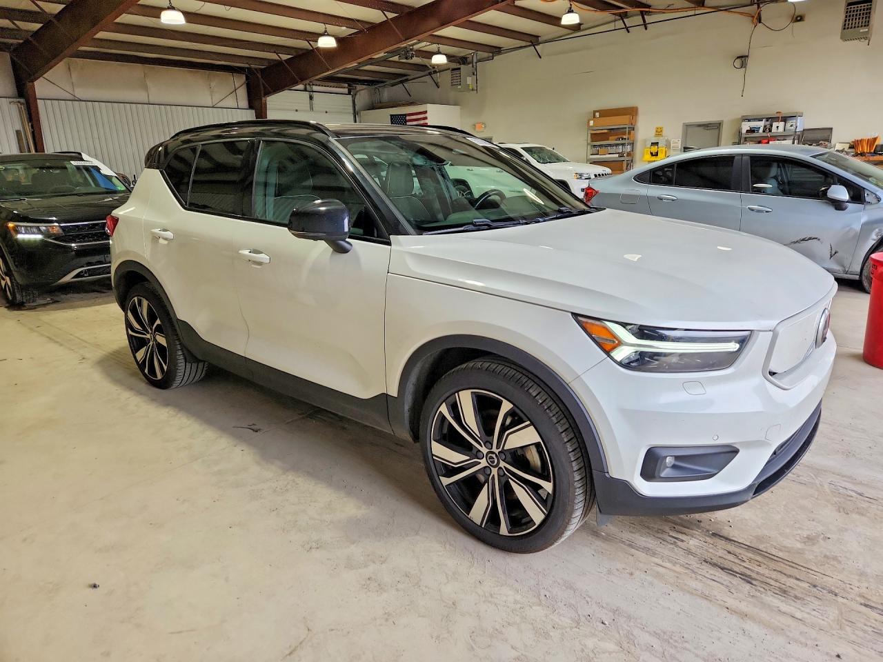 2021 VOLVO XC40 Recharge