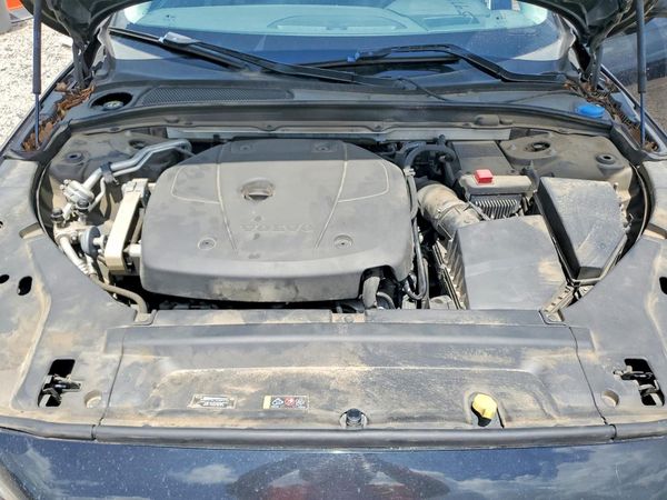 2018 VOLVO S90 Momentum