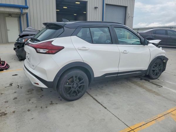 2024 NISSAN KICKS