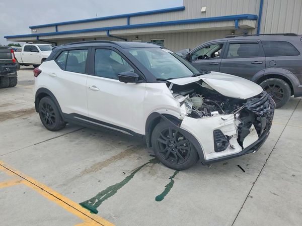 2024 NISSAN KICKS
