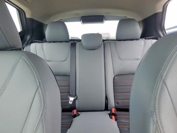 2024 NISSAN KICKS