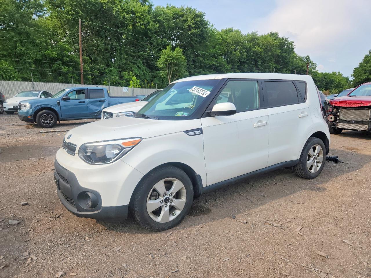 2017 KIA SOUL Base — Front 3/4