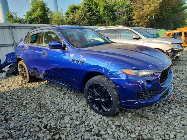 2018 MASERATI LEVANTE Sport
