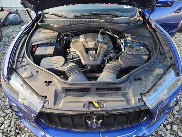 2018 MASERATI LEVANTE Sport