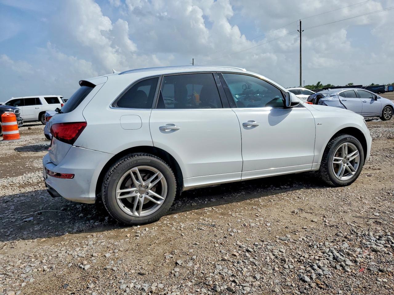 2015 AUDI Q5