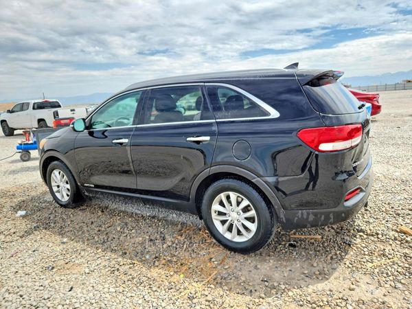 2016 KIA SORENTO L / LX