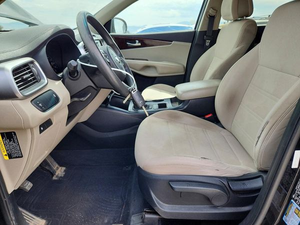 2016 KIA SORENTO L / LX