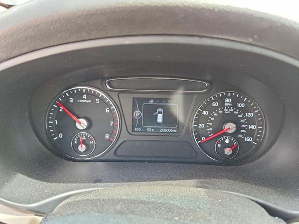 2016 KIA SORENTO L / LX