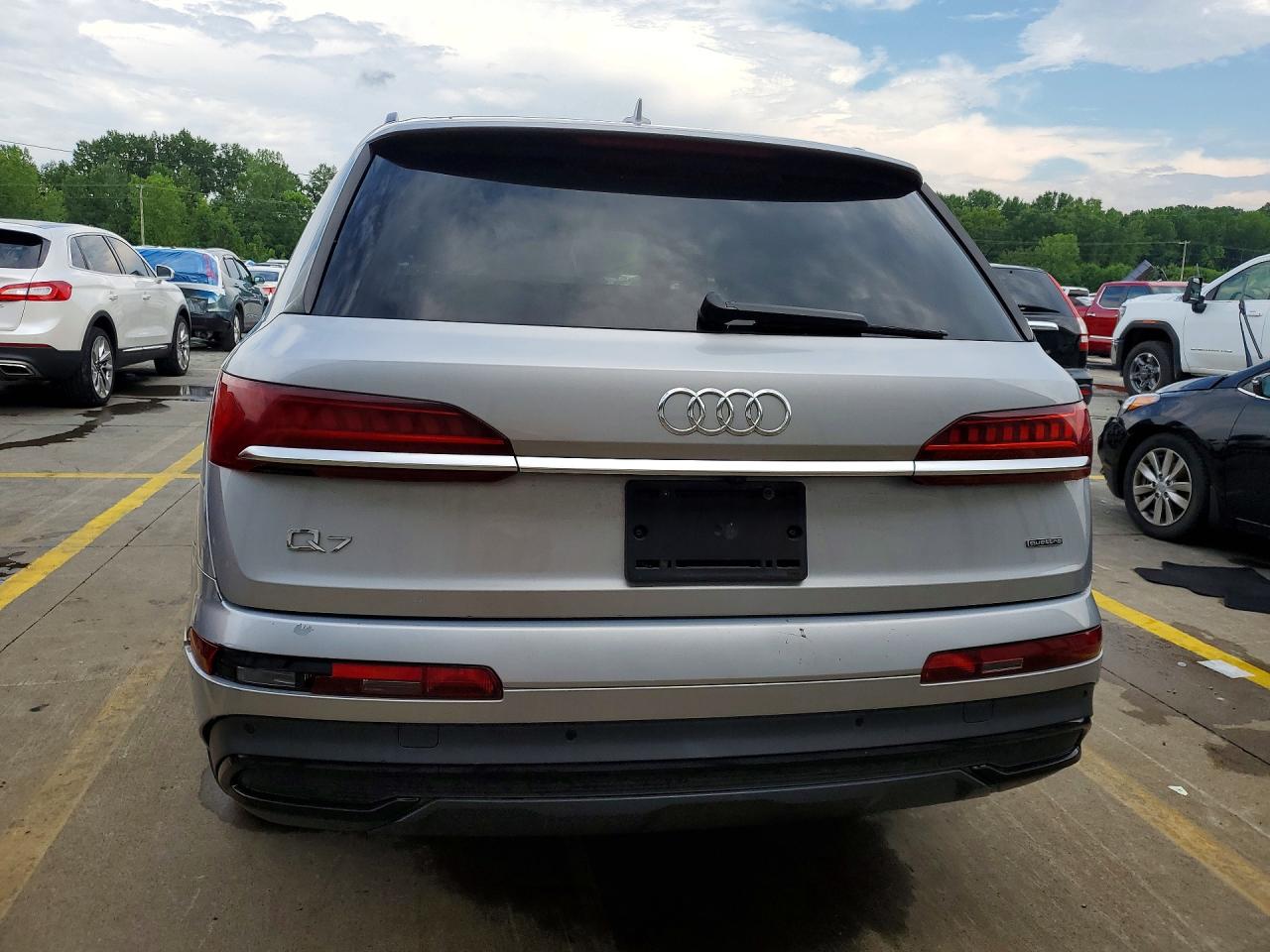 2021 AUDI Q7 quattro Premium Plus