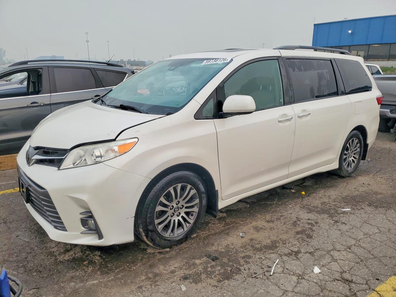 2019 TOYOTA SIENNA