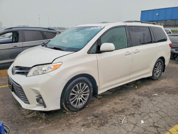 2019 TOYOTA SIENNA