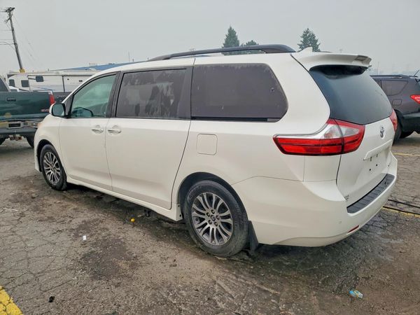2019 TOYOTA SIENNA