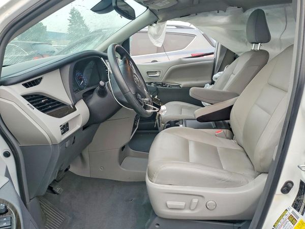 2019 TOYOTA SIENNA