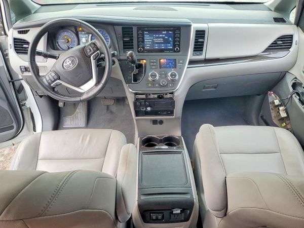 2019 TOYOTA SIENNA