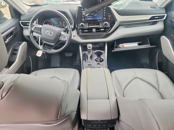 2020 TOYOTA HIGHLANDER XLE