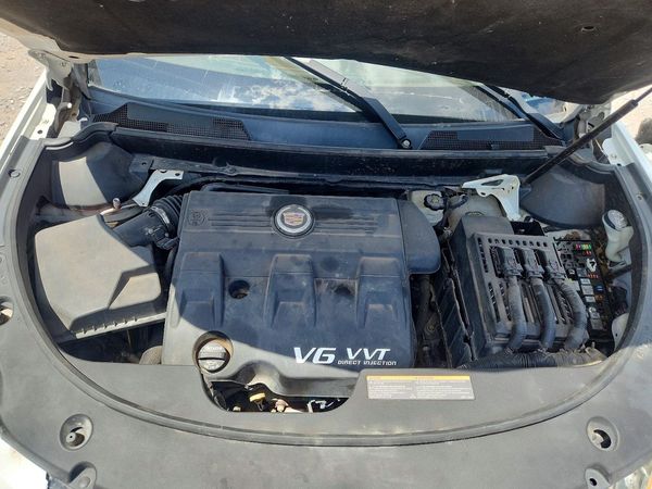 2016 CADILLAC SRX Performance — Engine bay