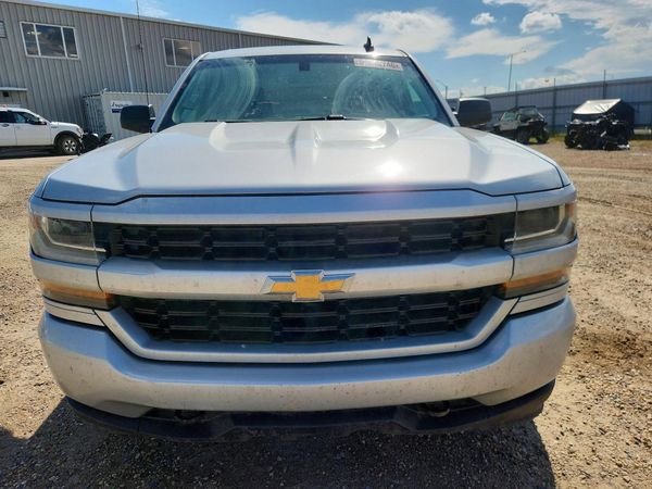 2018 CHEVROLET SILVERADO Custom