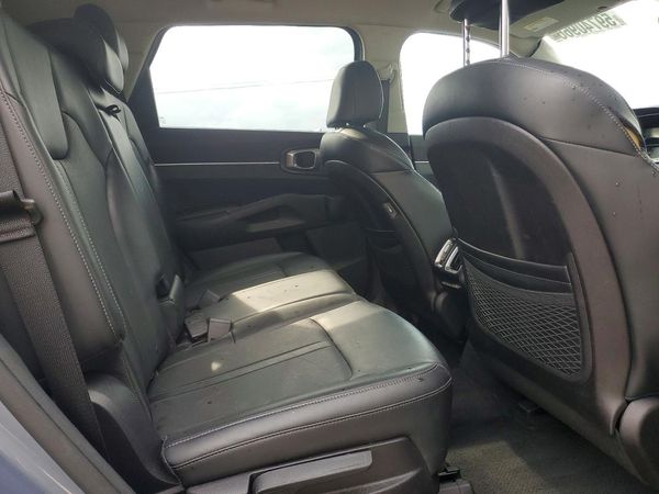 2022 KIA SORENTO S