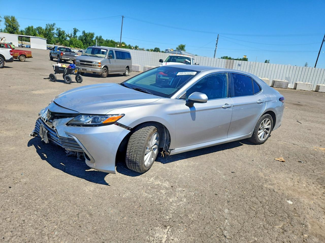 2021 TOYOTA CAMRY LE — Front 3/4