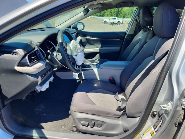 2021 TOYOTA CAMRY LE — DENT