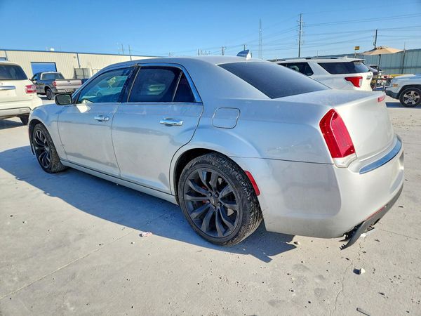 2020 CHRYSLER 300