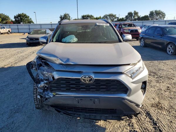 2019 TOYOTA RAV4 XLE Premium