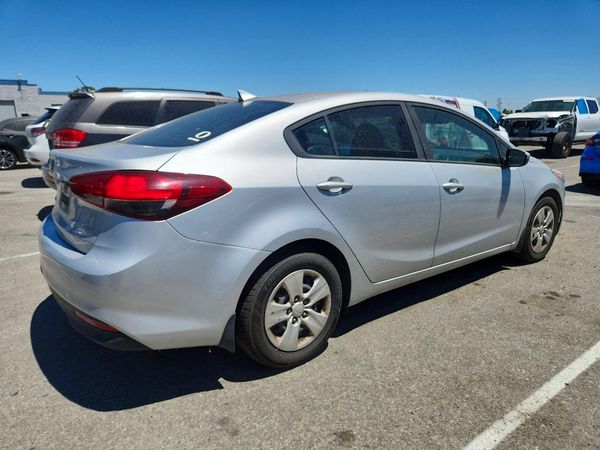 2018 KIA FORTE LX Base