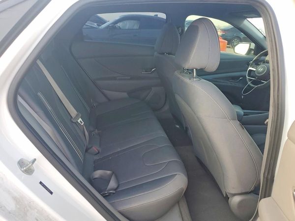 2023 HYUNDAI ELANTRA SEL w/Convenience Pkg