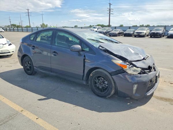 2014 TOYOTA PRIUS