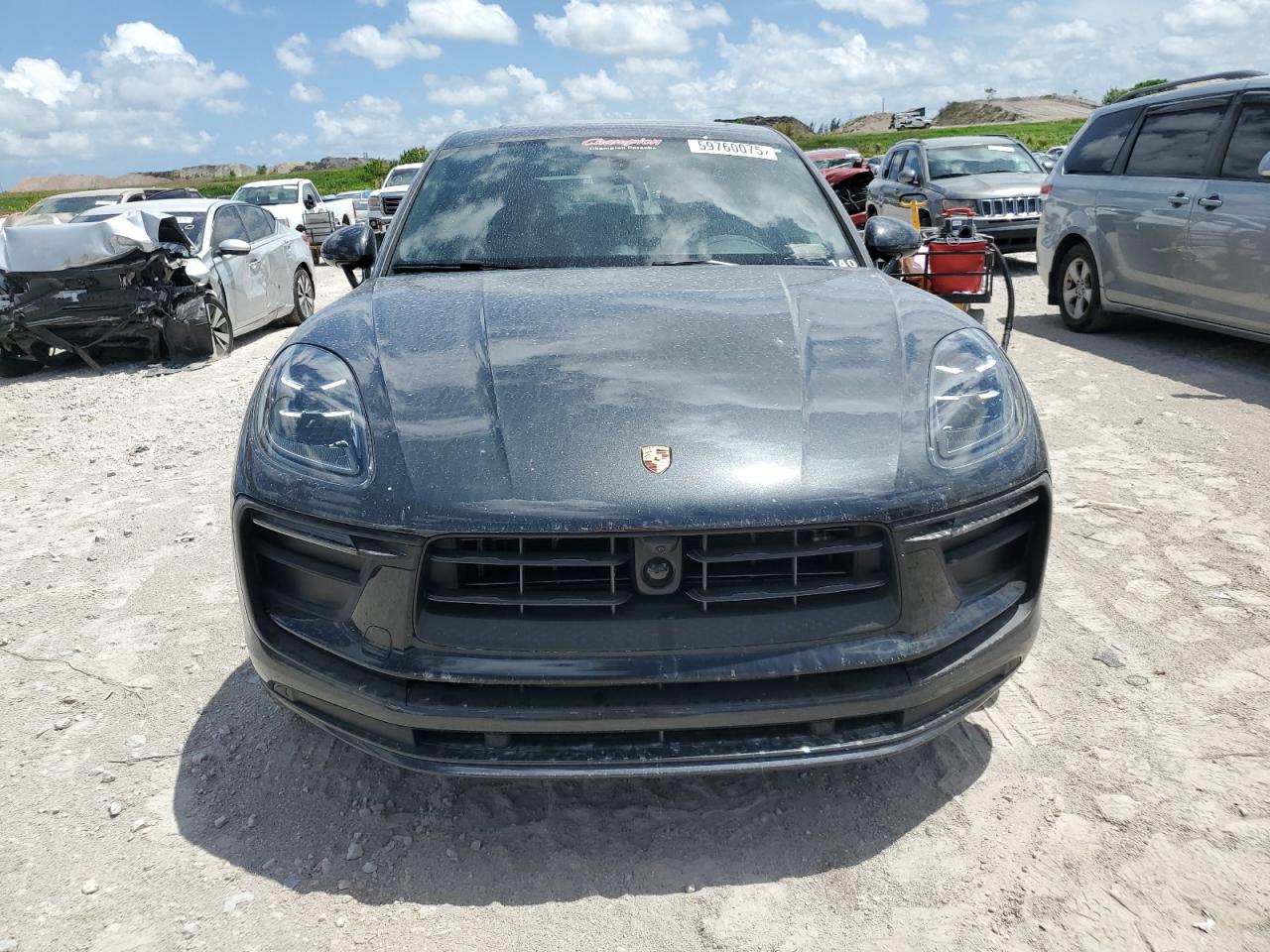 2025 PORSCHE MACAN