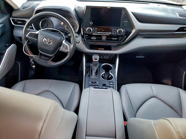 2024 TOYOTA HIGHLANDER