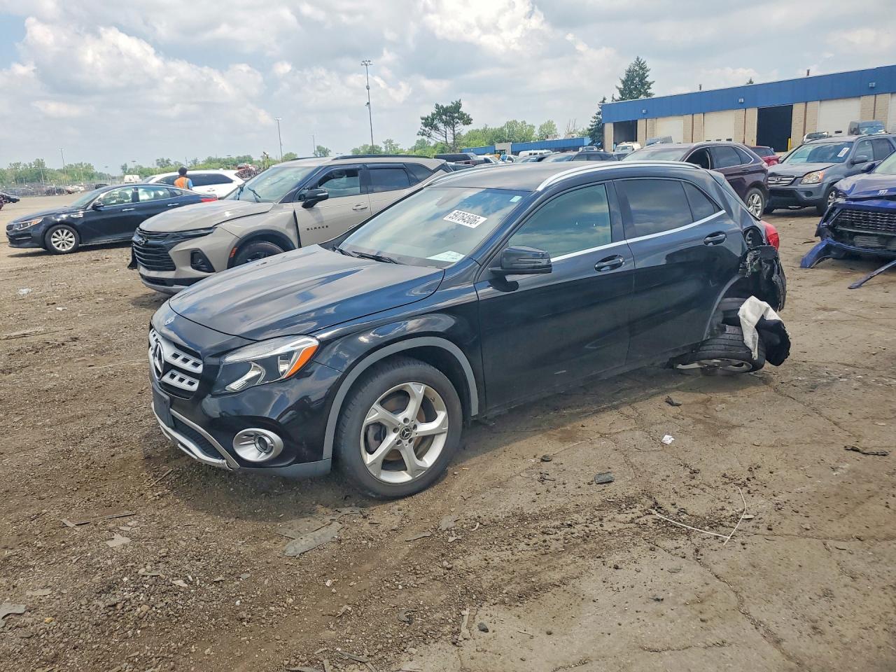 2019 MERCEDES-BENZ GLA