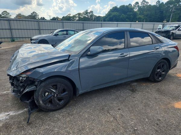 2022 HYUNDAI ELANTRA SEL — Front 3/4