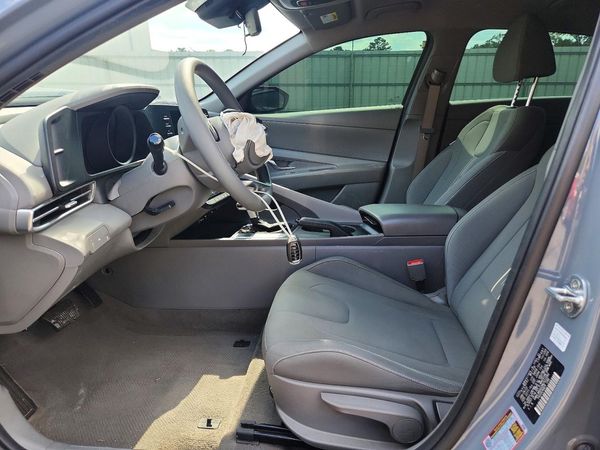 2022 HYUNDAI ELANTRA SEL — DENT