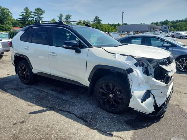 2022 TOYOTA RAV4 XSE