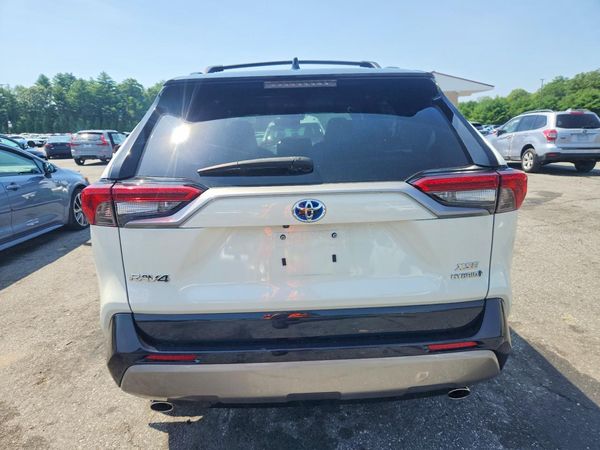 2022 TOYOTA RAV4 XSE