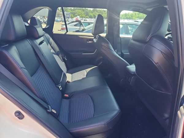 2022 TOYOTA RAV4 XSE
