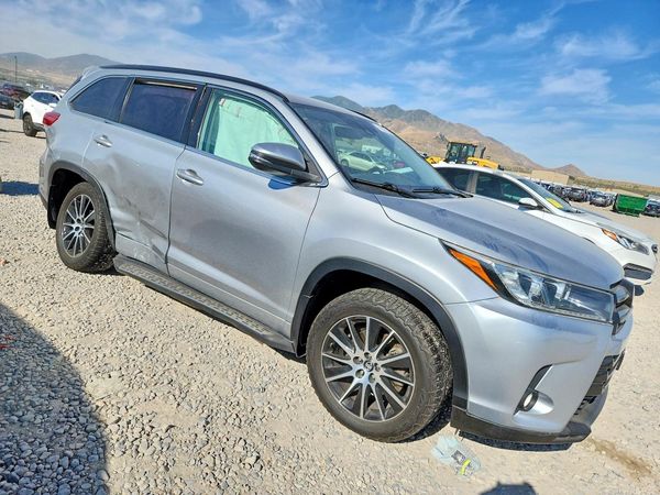 2018 TOYOTA HIGHLANDER SE/XLE