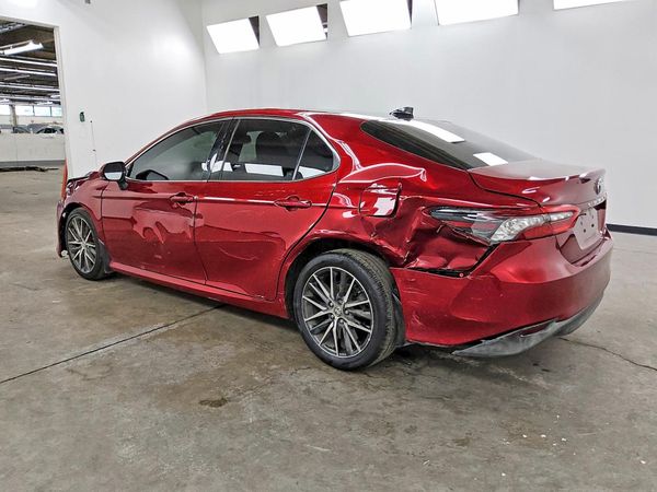 2022 TOYOTA CAMRY XLE