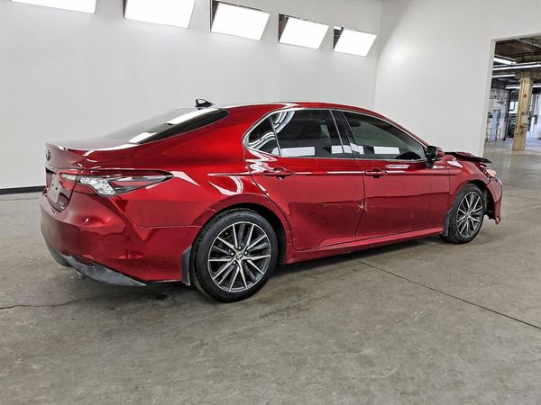 2022 TOYOTA CAMRY XLE