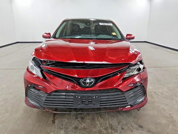2022 TOYOTA CAMRY XLE
