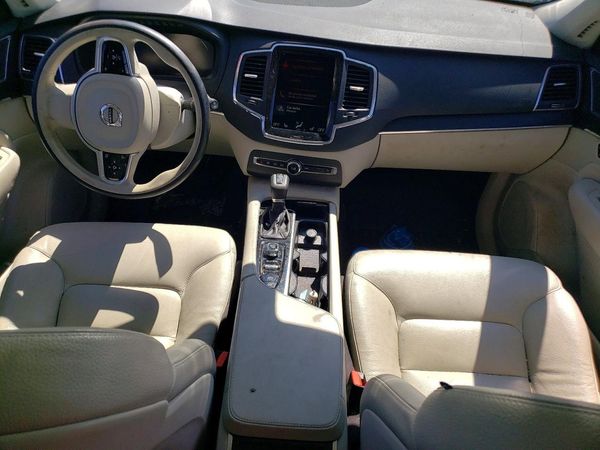 2020 VOLVO XC90