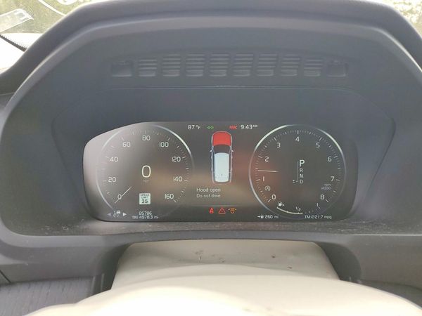 2020 VOLVO XC90