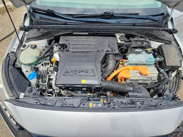 2018 HYUNDAI IONIQ SEL, SEL w/Tech (HEV)